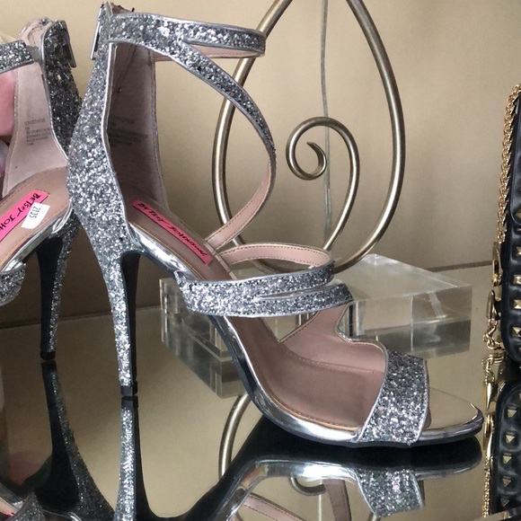 BETSEY JOHNSON Glitter silver heels - Picture 4 of 8